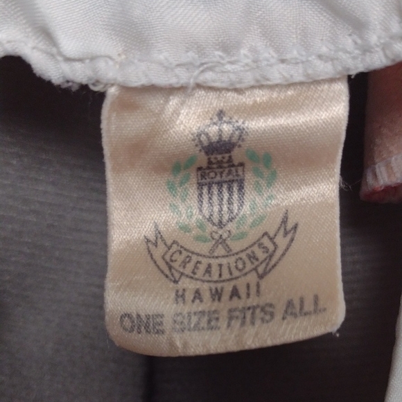 Vintage Floral Kimono Sleeve Tunic - White and Red,Plus - Picture 2 of 12